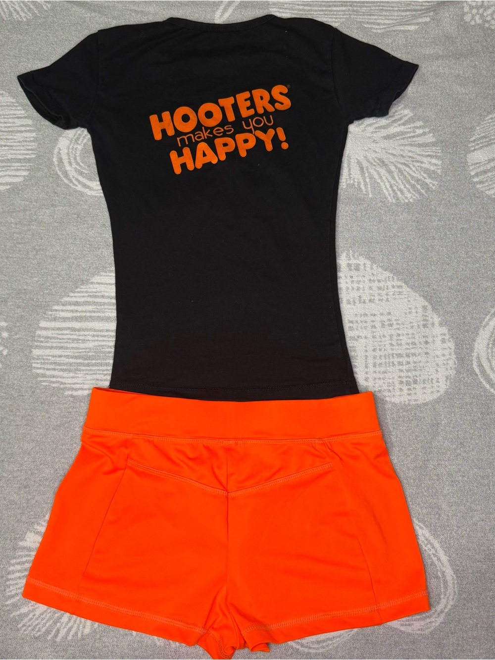 Hooters Uniform XS - Picture 2 of 5